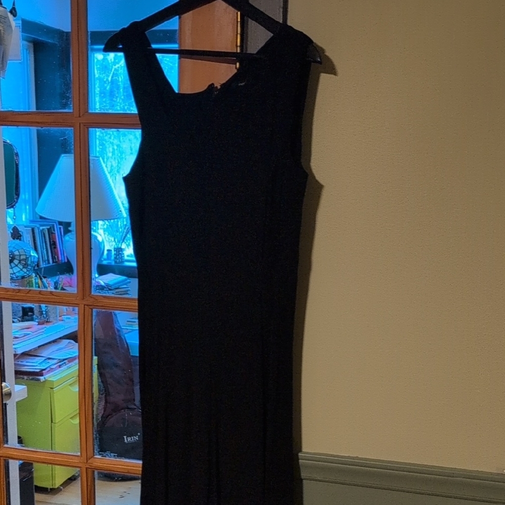 Elegant Black Sleeveless Dress